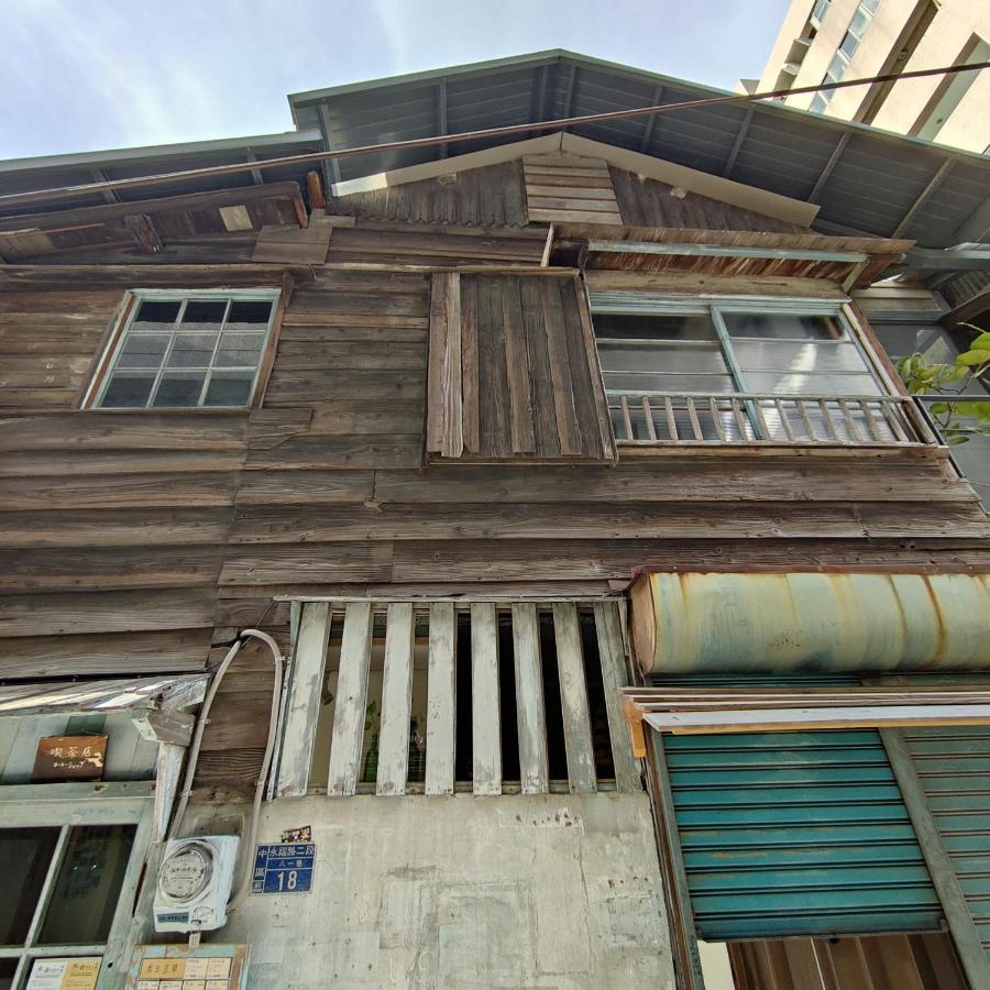 Jerry'S Mazehut Hostel Тайнан Екстериор снимка