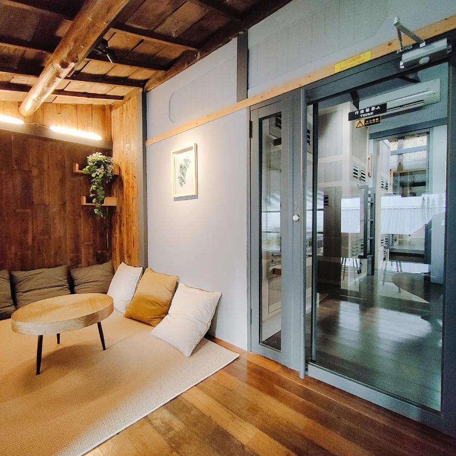 Jerry'S Mazehut Hostel Тайнан Екстериор снимка