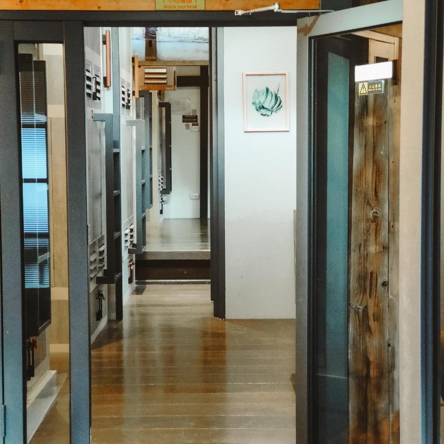 Jerry'S Mazehut Hostel Тайнан Екстериор снимка
