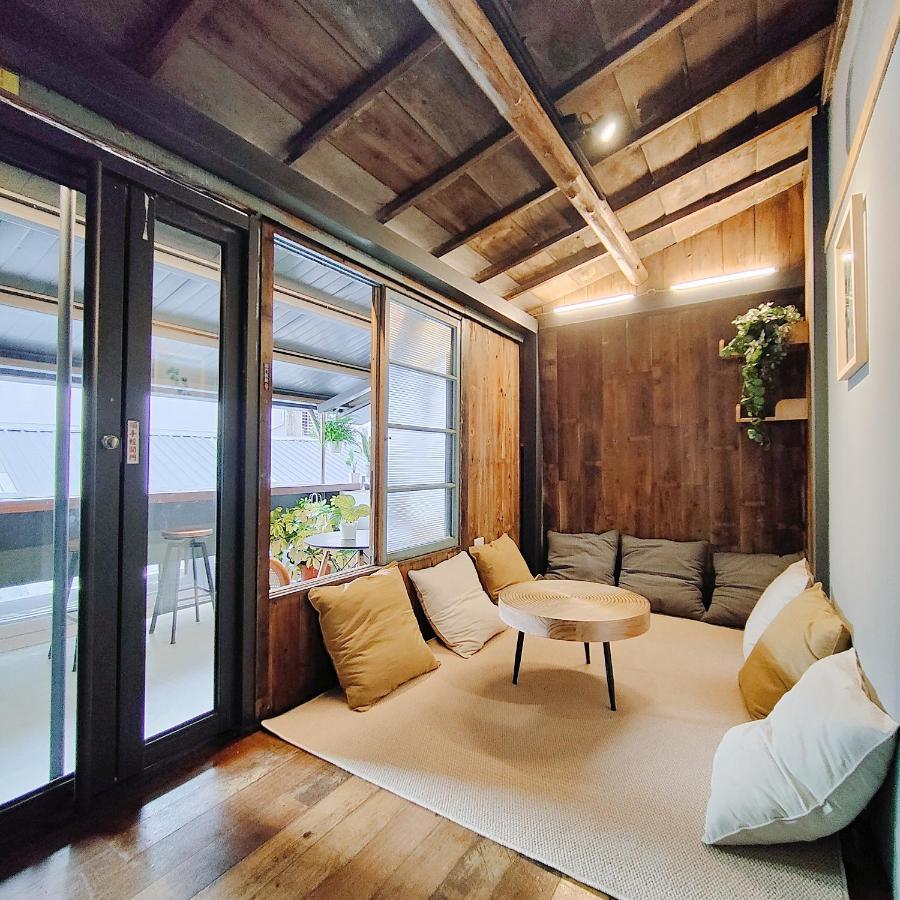Jerry'S Mazehut Hostel Тайнан Екстериор снимка