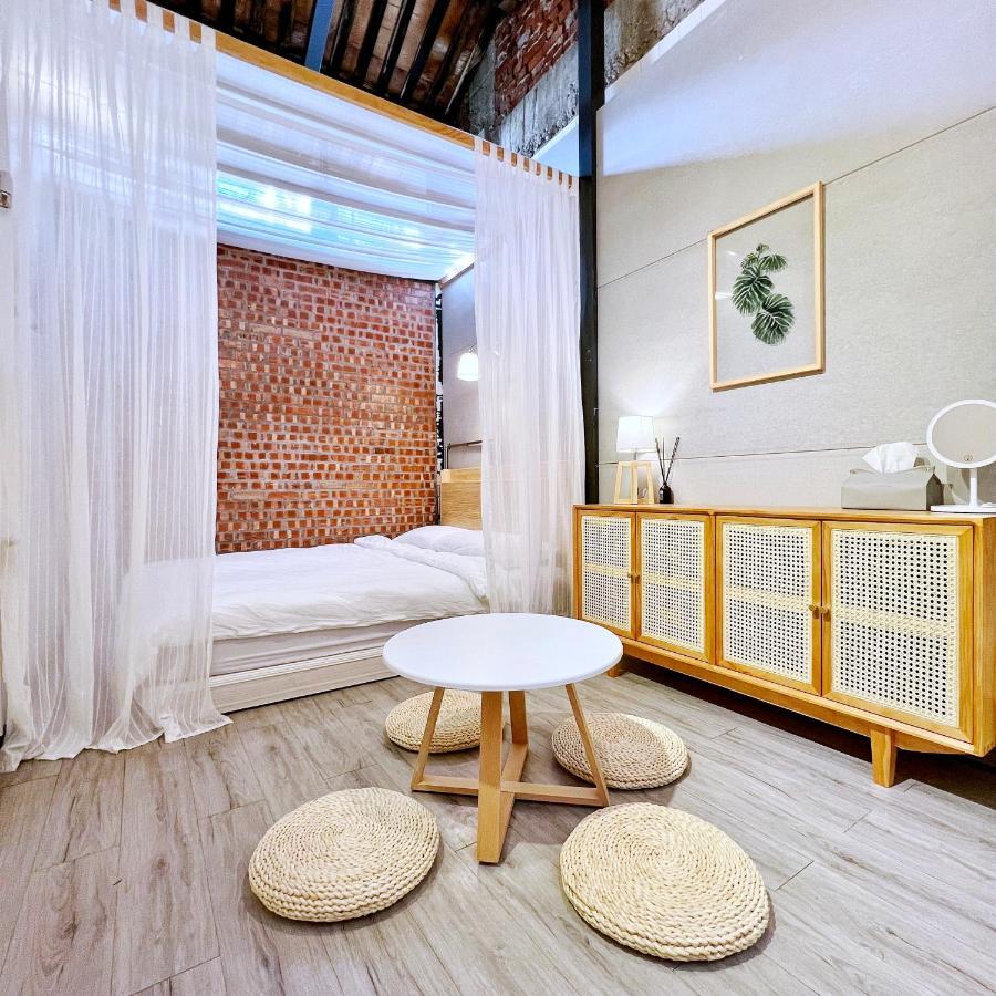Jerry'S Mazehut Hostel Тайнан Екстериор снимка
